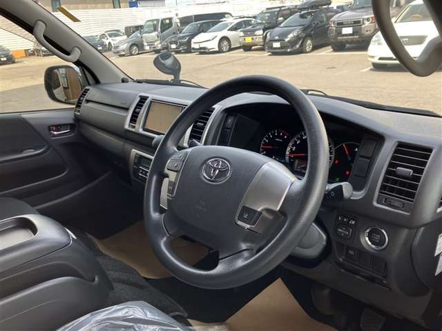 Toyota Hiace Van 3