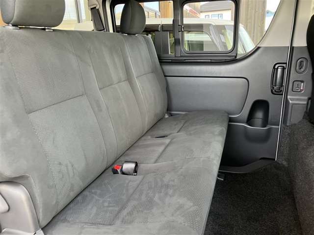 Toyota Hiace Van 9