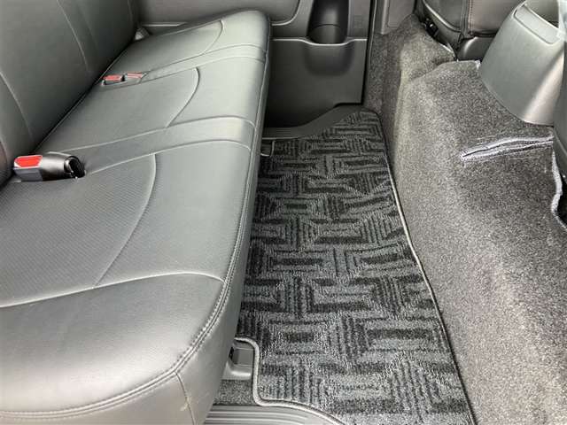 Toyota Hiace Van 10