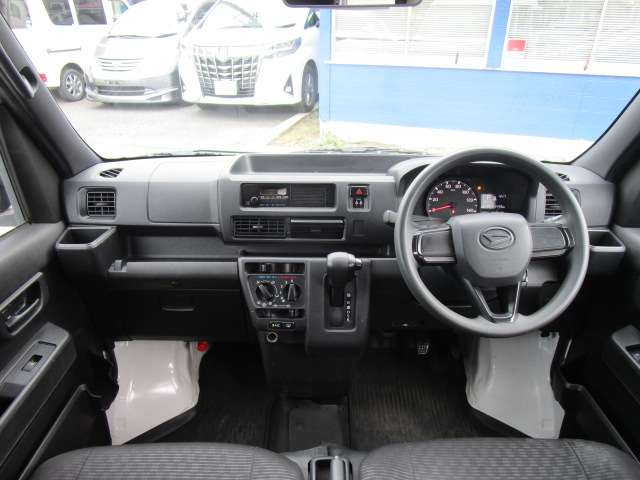 Daihatsu Hijet Cargo 7