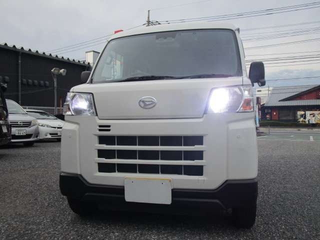 Daihatsu Hijet Cargo 8