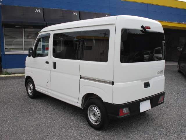 Daihatsu Hijet Cargo 10