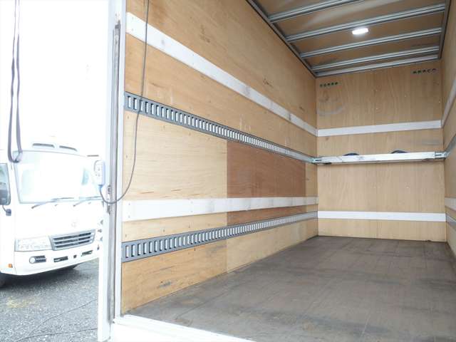 Hino Dutro 11