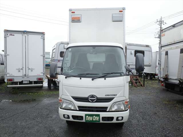 Hino Dutro 3
