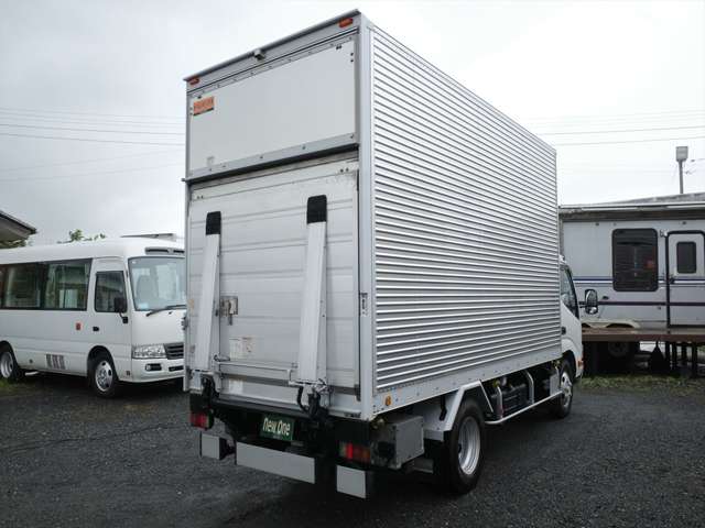 Hino Dutro 6