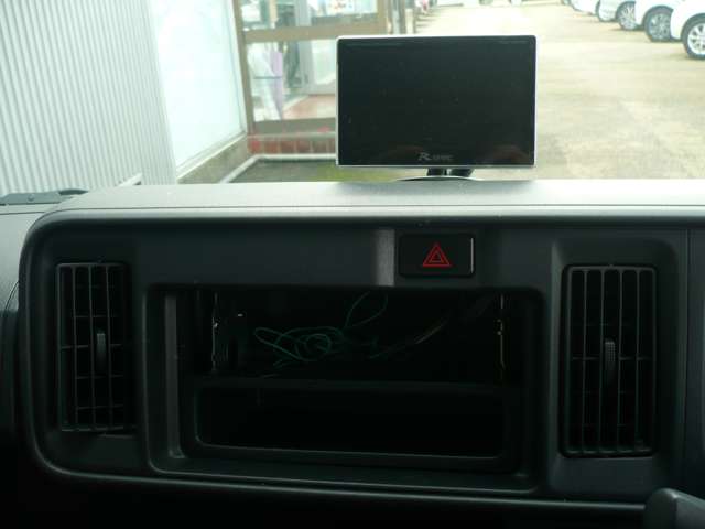 Daihatsu Hijet Cargo 5