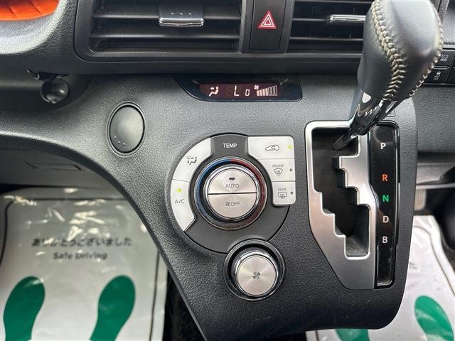 Toyota Sienta 9