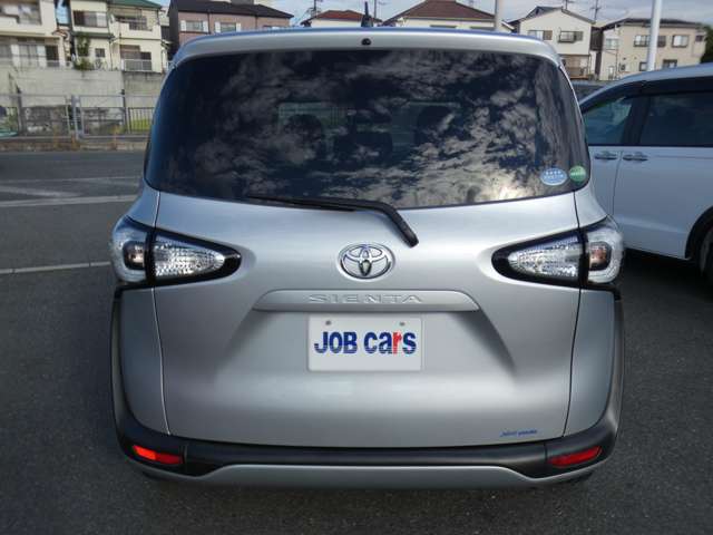 Toyota Sienta 12