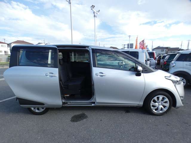 Toyota Sienta 10