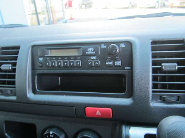 Toyota Hiace Van 12