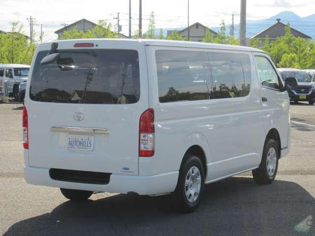 Toyota Hiace Van 6