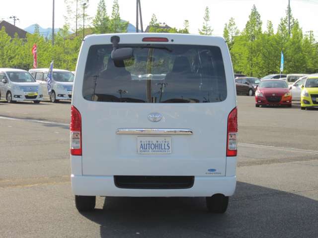 Toyota Hiace Van 7