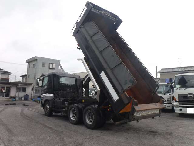 Mitsubishi Fuso Super Great 12