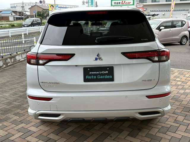 Mitsubishi Outlander PHEV 8