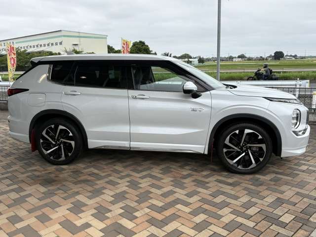 Mitsubishi Outlander PHEV 9