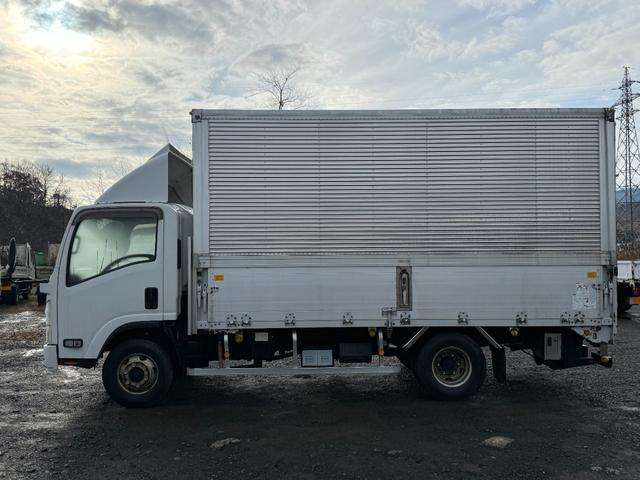 Isuzu Elf 3