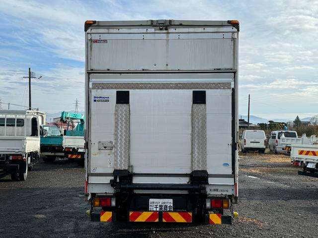 Isuzu Elf 5