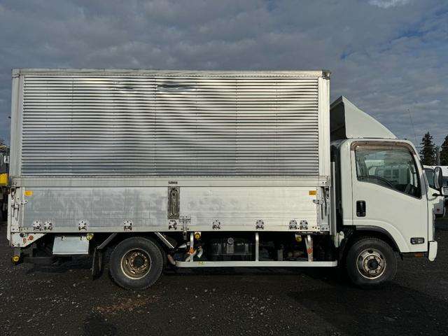 Isuzu Elf 6