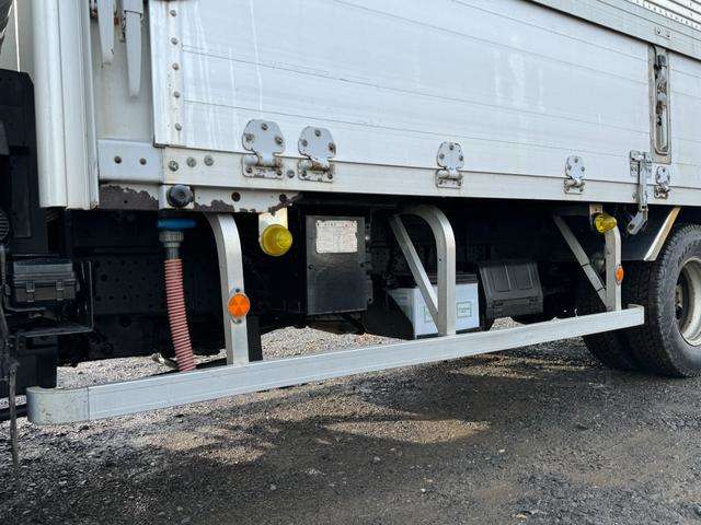 Isuzu Elf 8