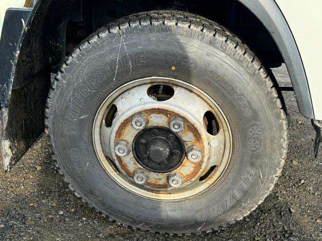 Isuzu Elf 9