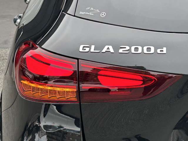 Mercedes-Benz GLA-Class 11