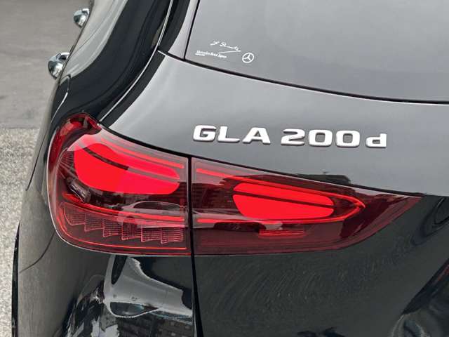 Mercedes-Benz GLA-Class 12