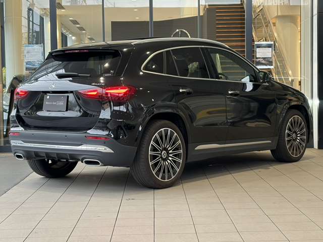 Mercedes-Benz GLA-Class 4