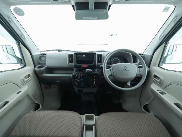 Mitsubishi Minicab Van 5