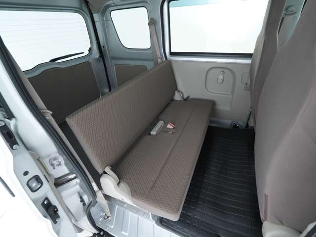 Mitsubishi Minicab Van 7