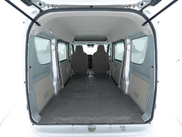Mitsubishi Minicab Van 9