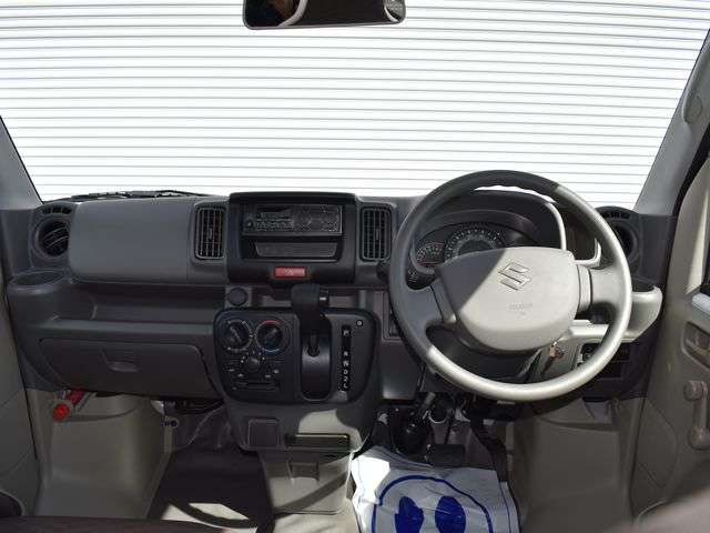 Suzuki Every 8