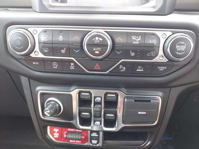 Jeep Gladiator 12