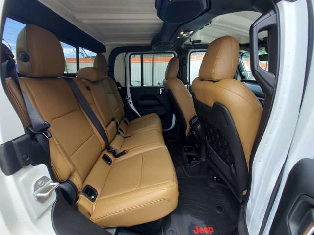 Jeep Gladiator 7