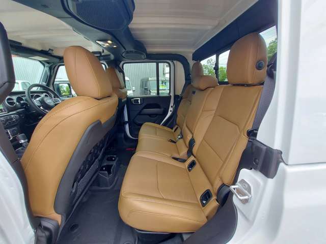 Jeep Gladiator 8