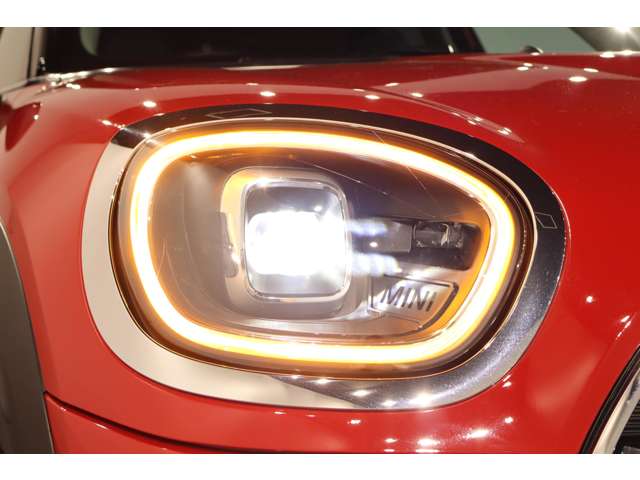 MINI Crossover 11