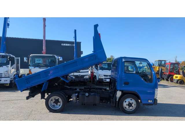 Isuzu Elf 4