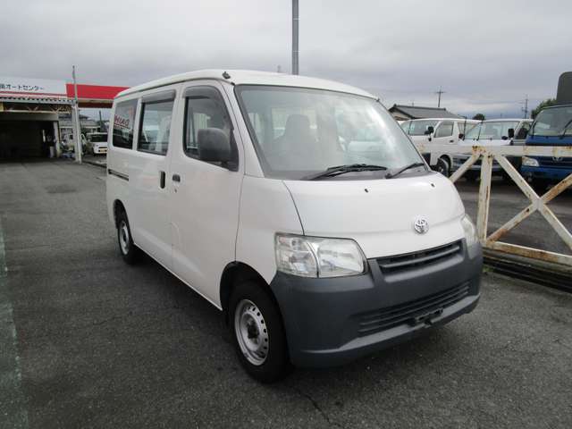 Toyota Light Ace Van 3