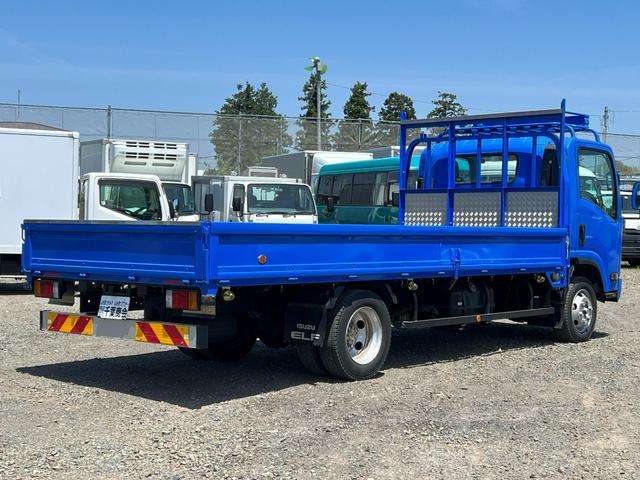 Isuzu Elf 4