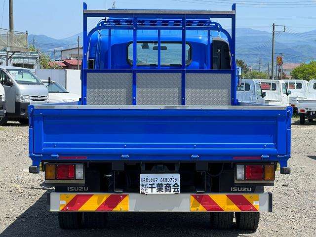 Isuzu Elf 5