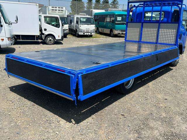 Isuzu Elf 7