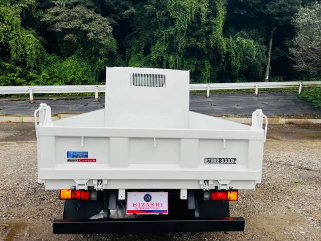 Mitsubishi Fuso Canter 4