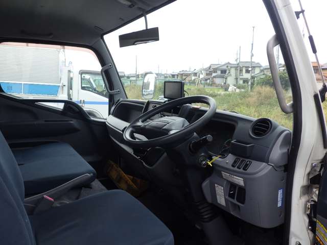 Mitsubishi Fuso Canter 9
