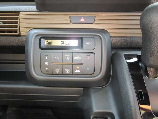 Honda N-VAN 12