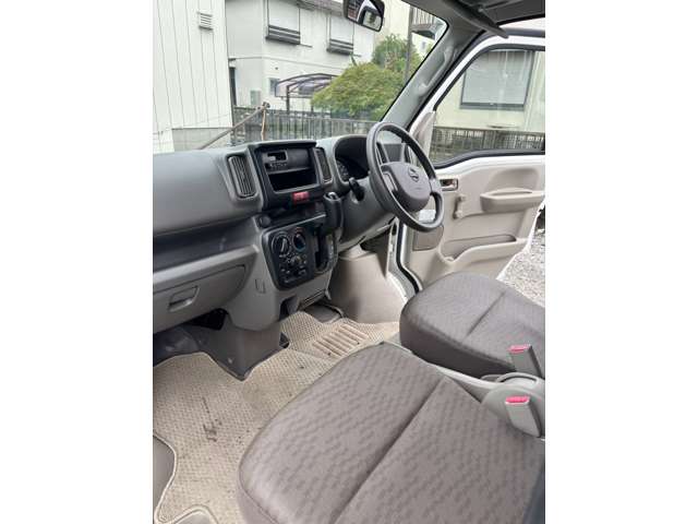 Nissan NV100 Clipper 11