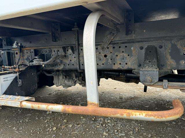 Isuzu Elf 12