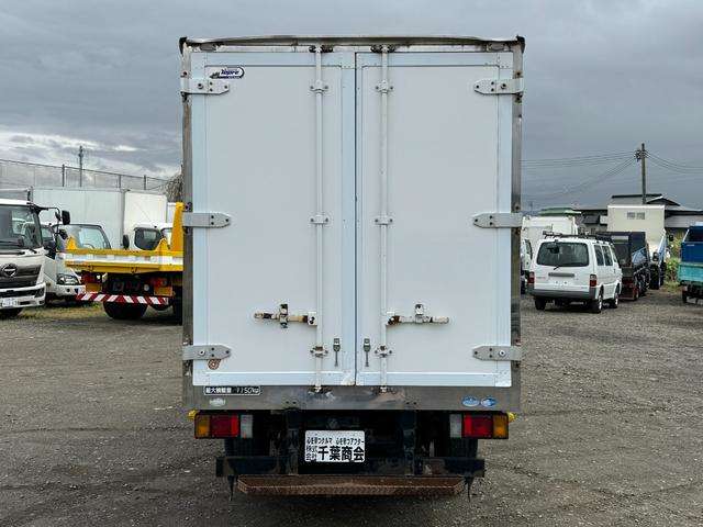 Isuzu Elf 6