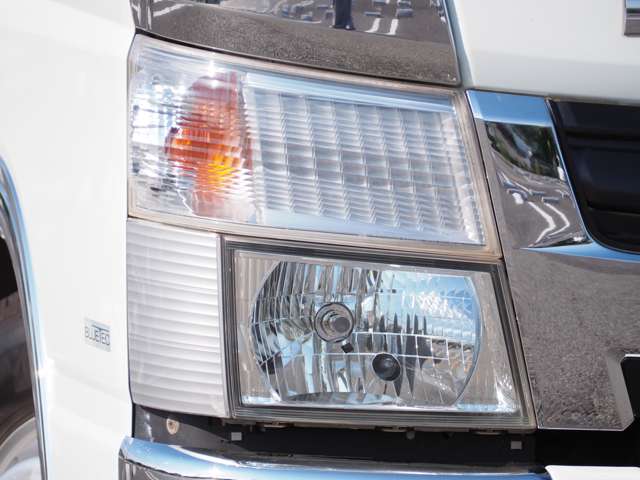 Mitsubishi Fuso Canter 8