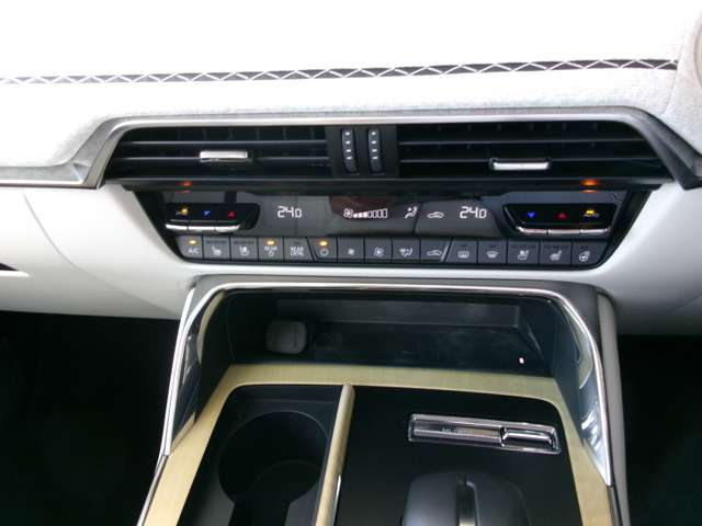 Mazda CX-80 11