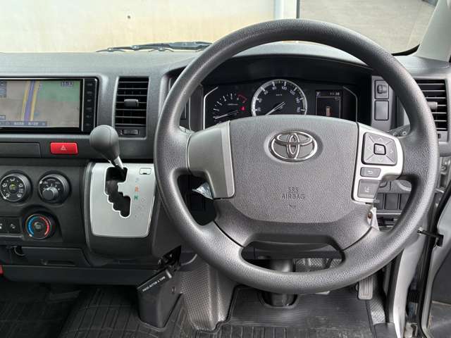Toyota Hiace Van 2