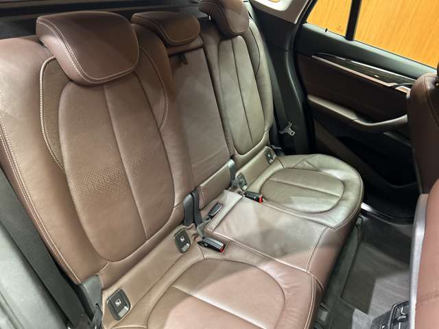 BMW X1 8